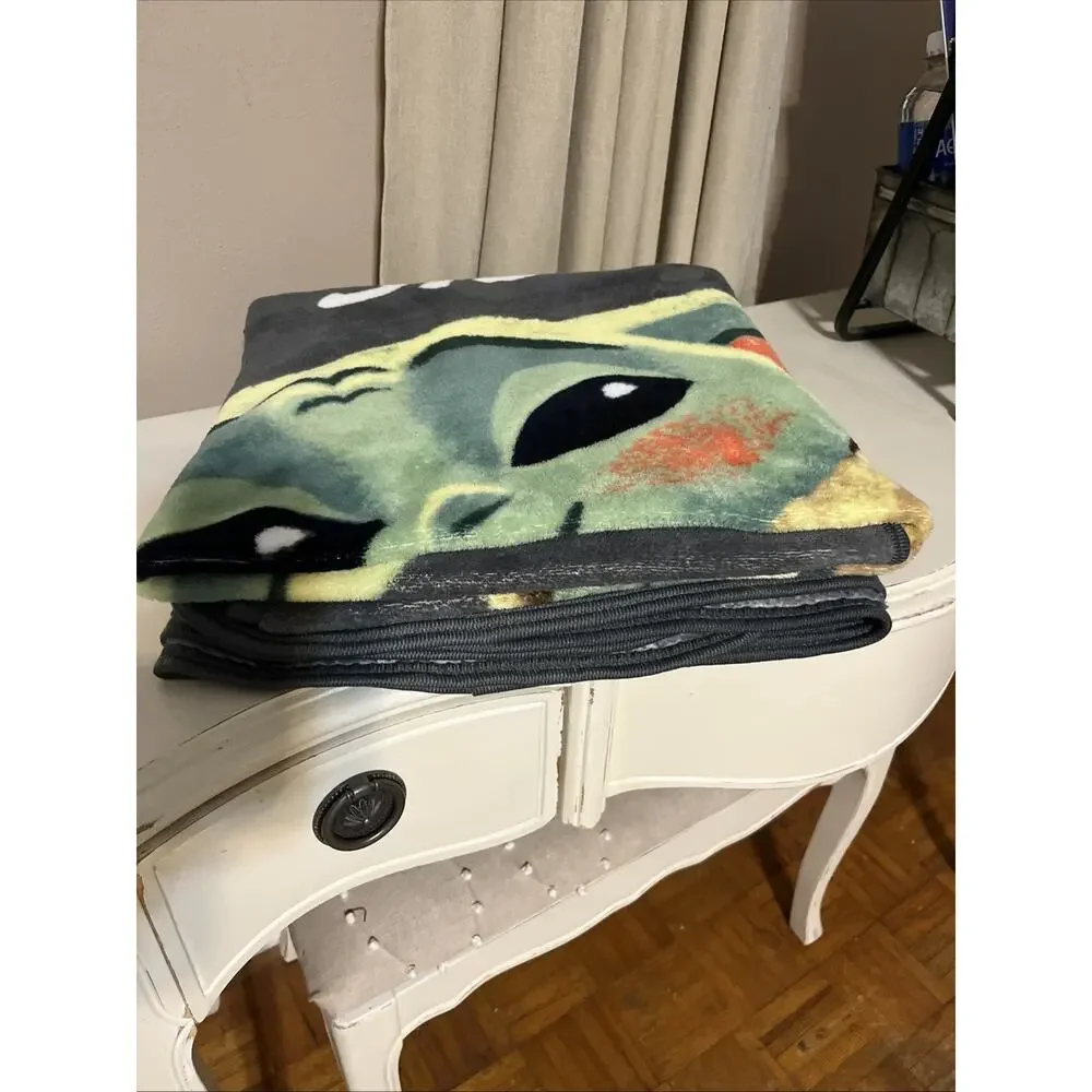 Star Wars The Mandalorian “Come To The Cute Side” Grogu Plush  Blanket Throw